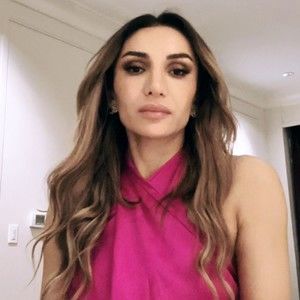 Meet your Posher, Samira